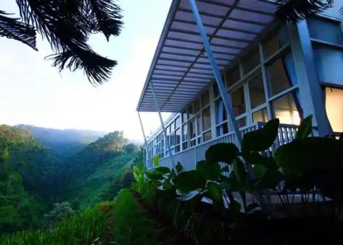 Bukit Cikahuripan Resort