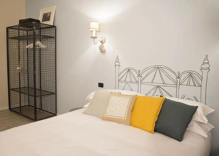 So & Leo Guest House
