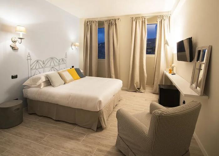 So & Leo Guest House