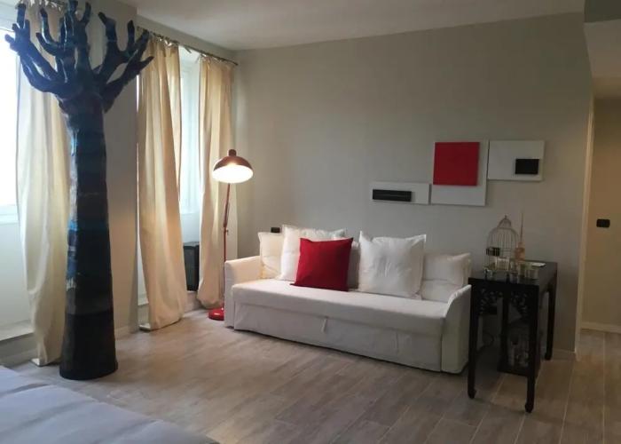 So & Leo Guest House