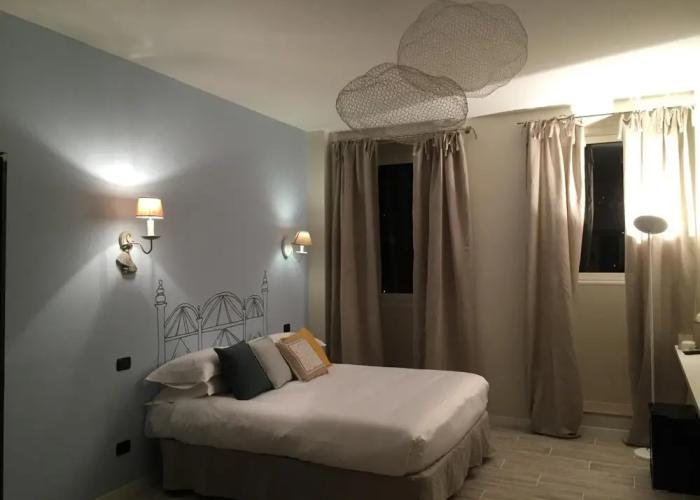 So & Leo Guest House