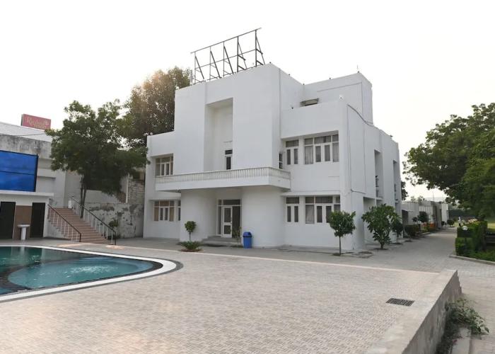 Rajshree Resort
