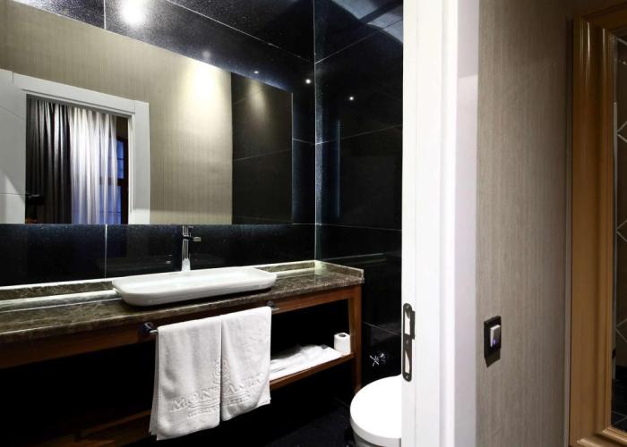 Montania Special Class Hotel