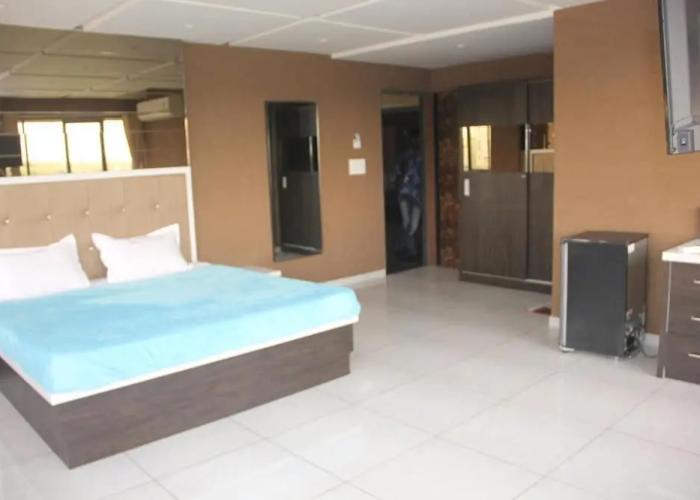 Dev Motel & Banquet