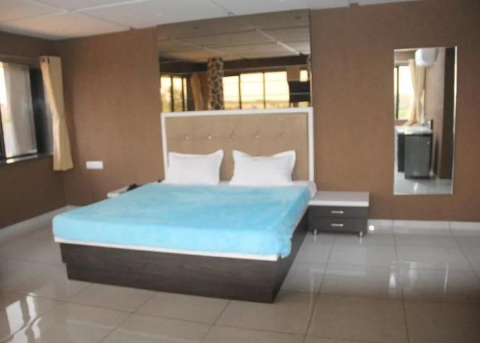 Dev Motel & Banquet