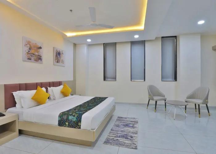 Hotel The Grand Radhey