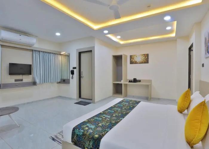 Hotel The Grand Radhey