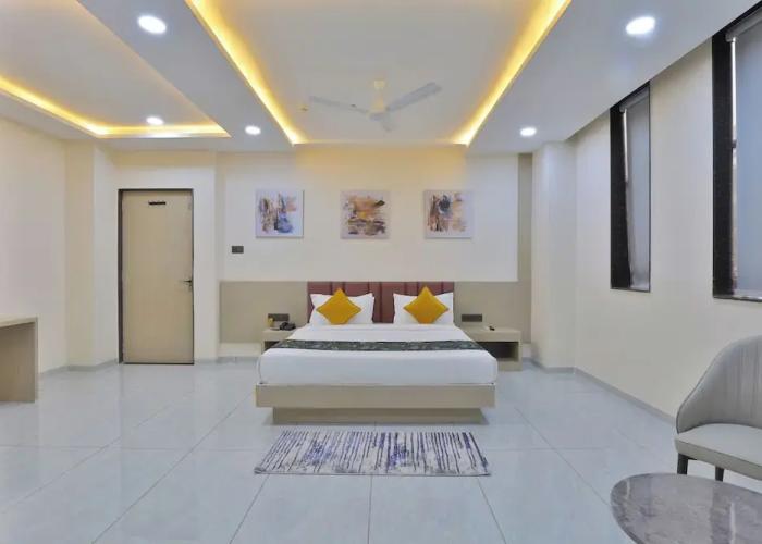 Hotel The Grand Radhey
