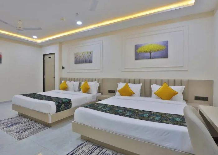 Hotel The Grand Radhey