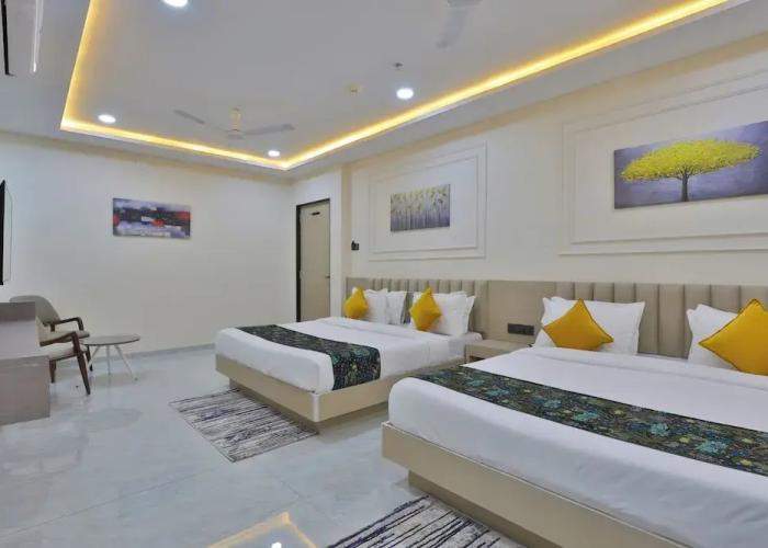 Hotel The Grand Radhey