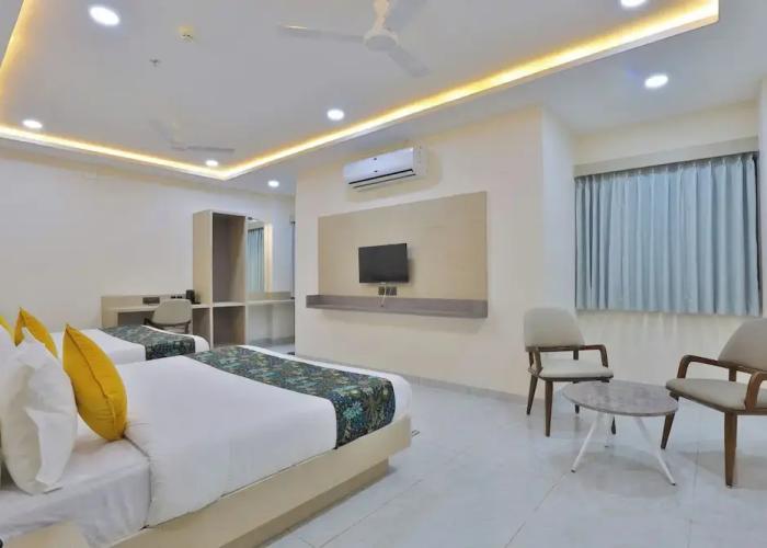 Hotel The Grand Radhey