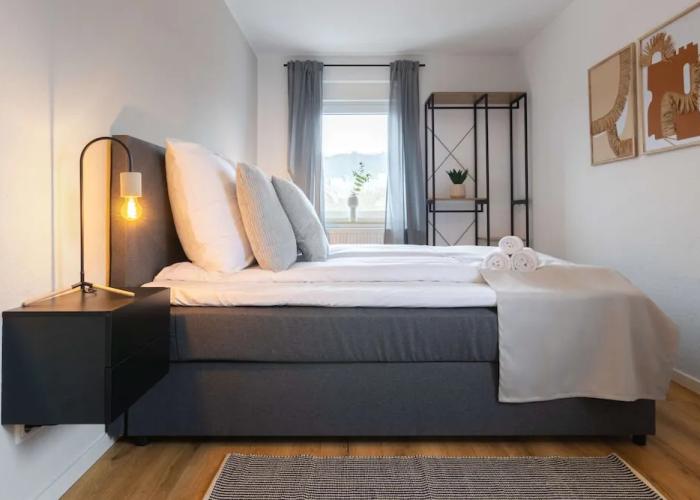Spacious 3-rooms apartment in the center
