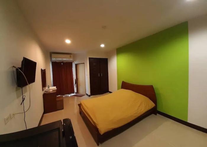 Thanarom Place