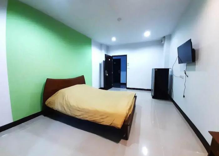 Thanarom Place