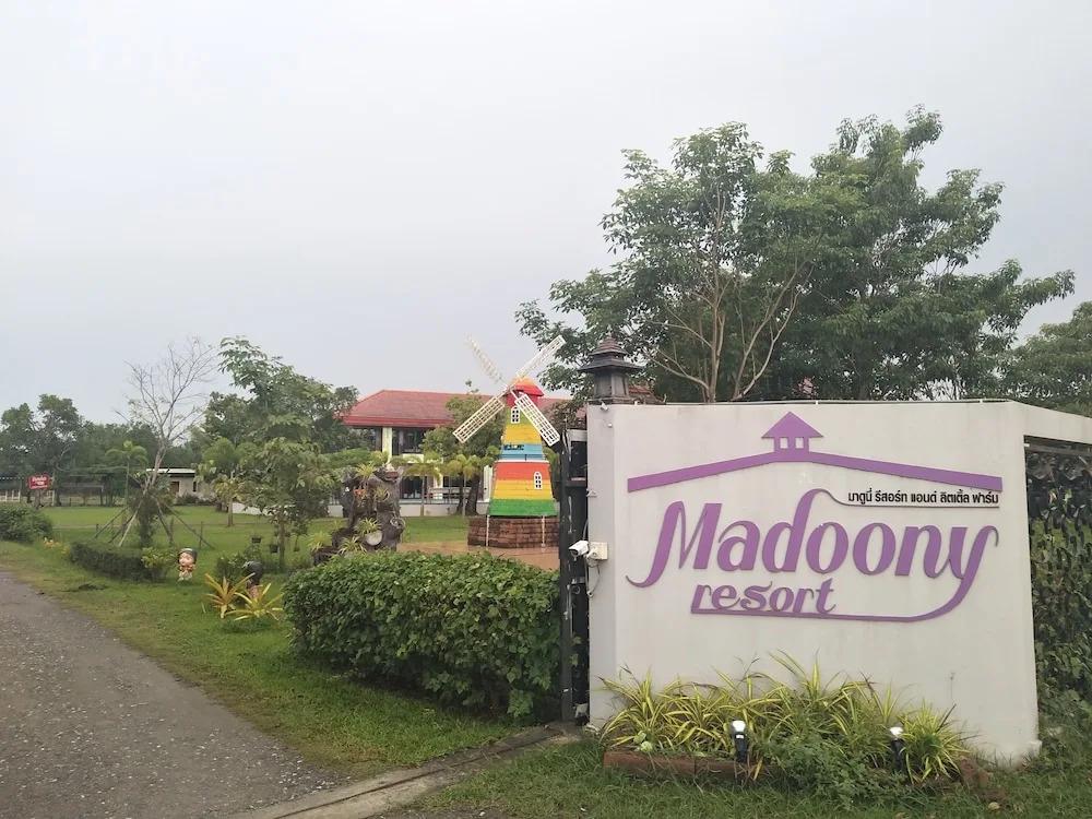 RoomQuest Chonburi Phanat Nikhom