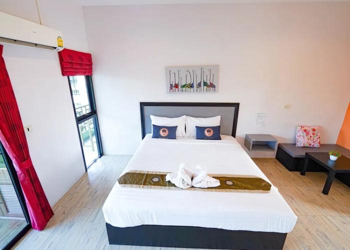 RoomQuest Chonburi Phanat Nikhom