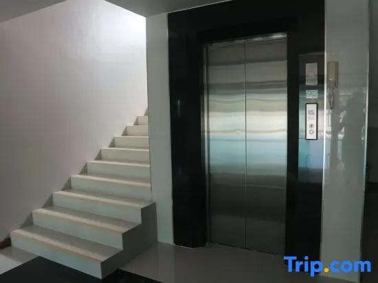 PJ PLACE  Service Apartment