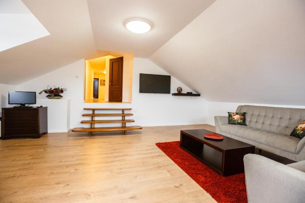 Maisonette Apartments