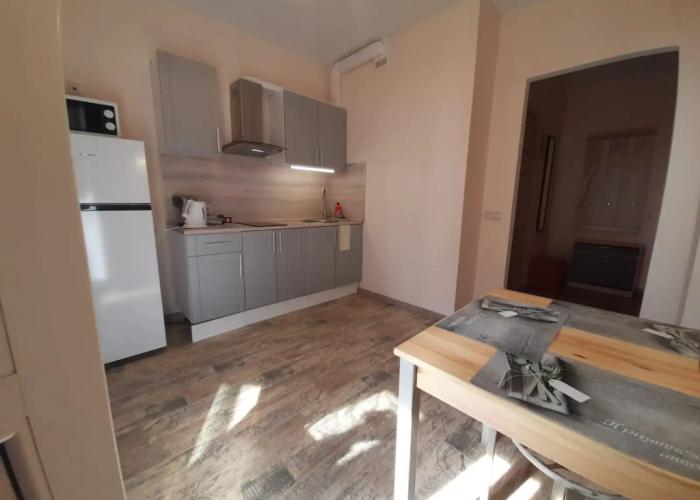 1-Komnatnie s balkonom na dvenadcatom etazhe Apartments