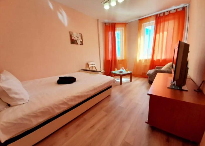 1-Komnatnie s balkonom na dvenadcatom etazhe Apartments