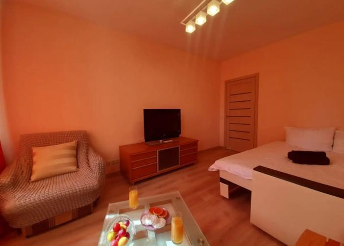 1-Komnatnie s balkonom na dvenadcatom etazhe Apartments