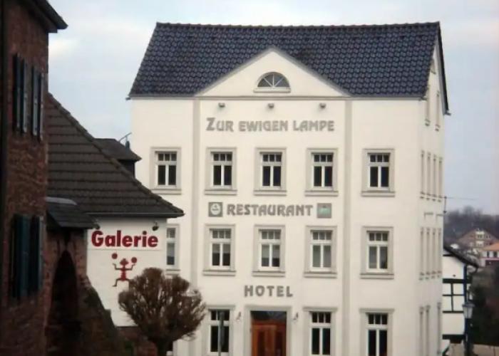Zur Ewigen Lampe at Hemingway Trail