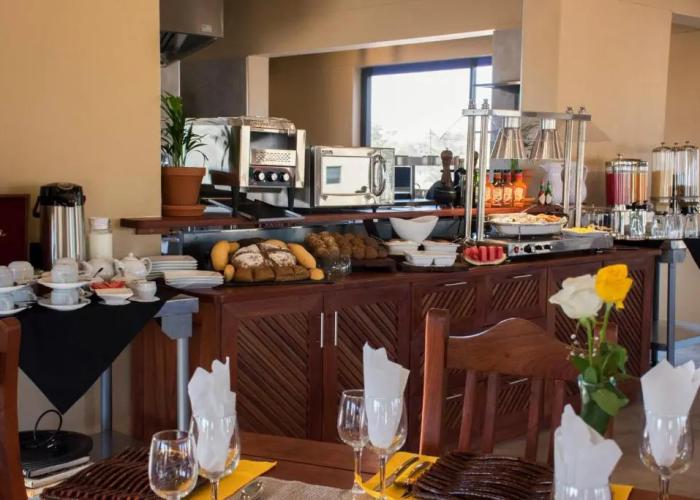 Callies Game Lodge Safaris