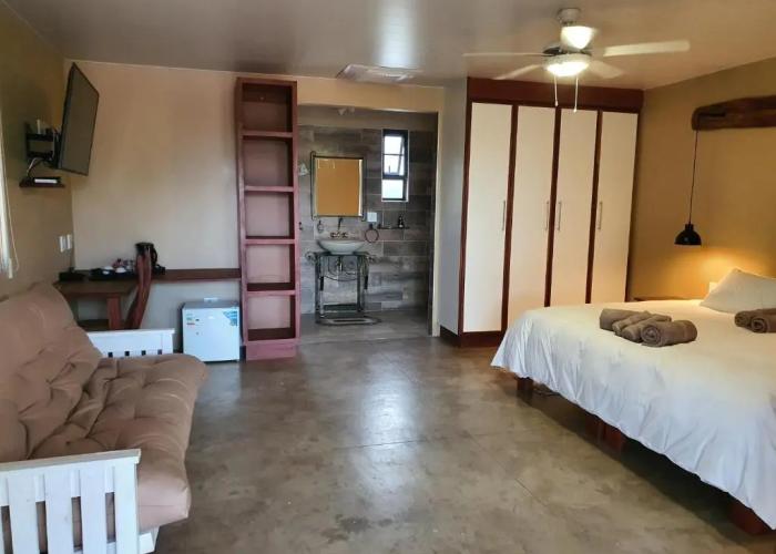 Callies Game Lodge Safaris