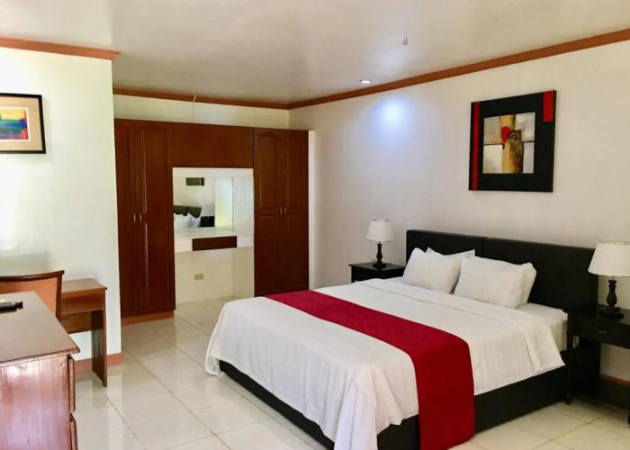 Anda White Beach Resort