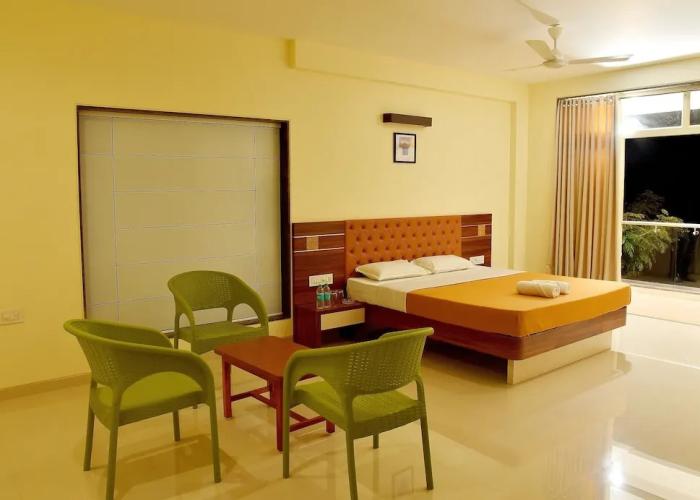 Hotel Sadhana Executive