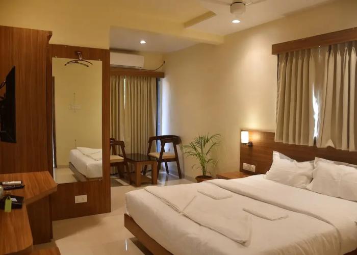 The Byke Skylark Seafront Resort, Dapoli
