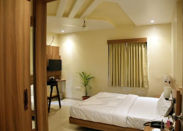 The Byke Skylark Seafront Resort, Dapoli