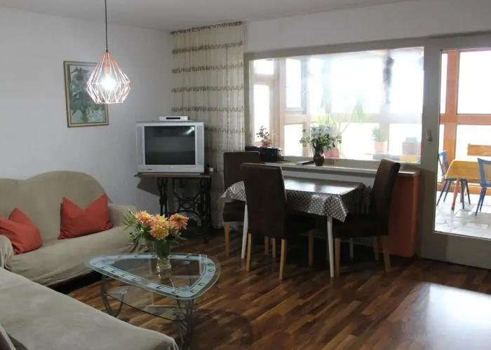 Welcoming Chalet near Forest in Rohrnbach