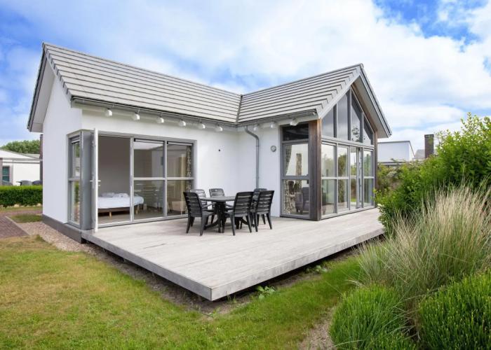 Detached Single Story Holiday Home Near the Sea