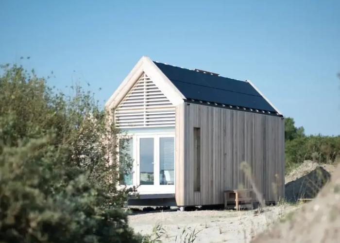 Detached eco Cottage on the Lake Grevelingen