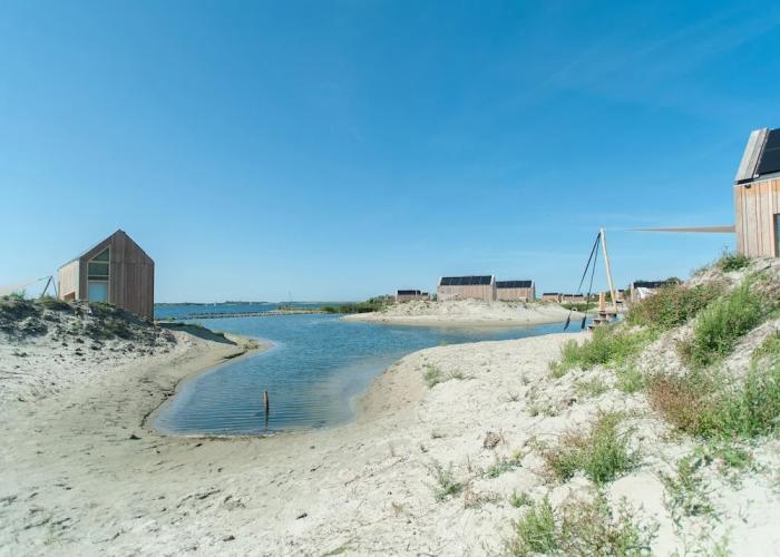 Detached eco Cottage on the Lake Grevelingen