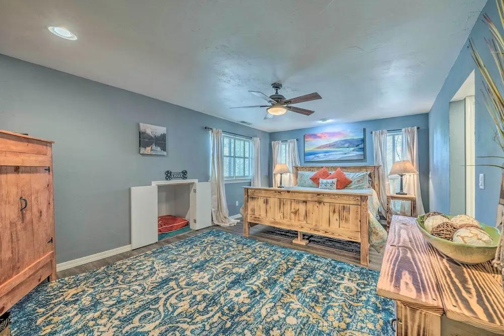 Unique & Modern Alto Home w/ Private Hot Tub!