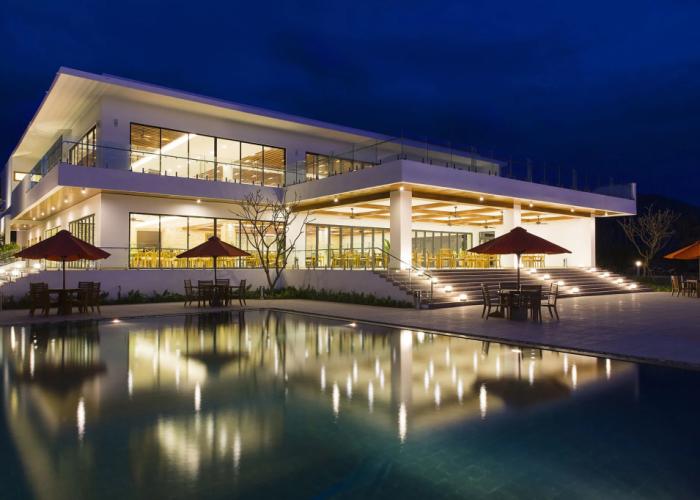 Cam Ranh Riviera Beach Resort & Spa
