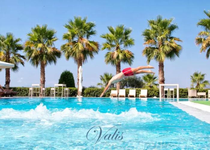 Valis Resort
