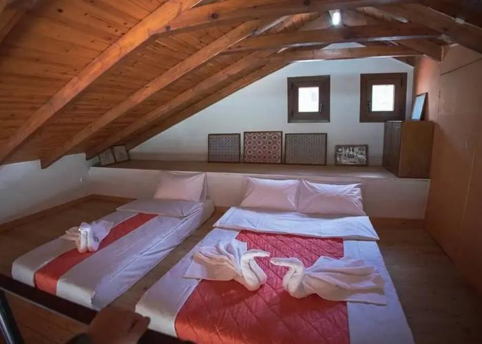 Foula House in Magnisia