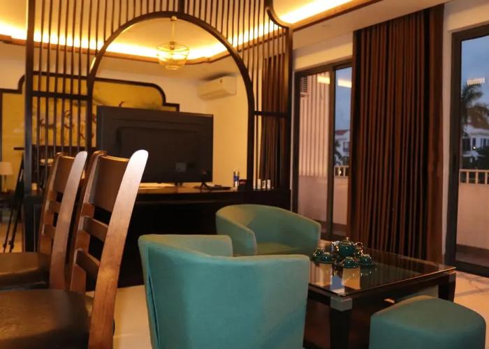 Blue Sea Hue Hotel