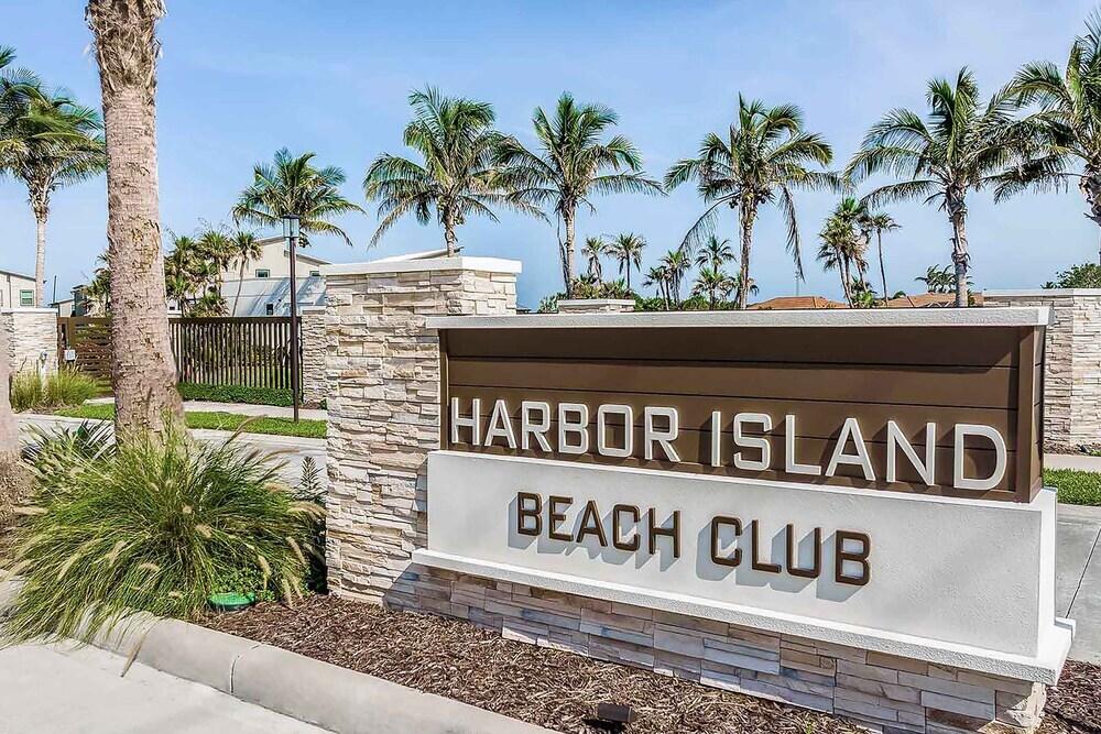 Harbor Island Beach Club by Villatel