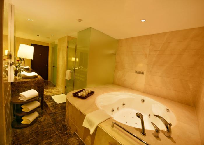 Crowne Plaza Kochi by IHG