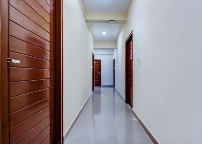 Itsy Hotels Rain Tulsi Stayz, Palarivattom Junction