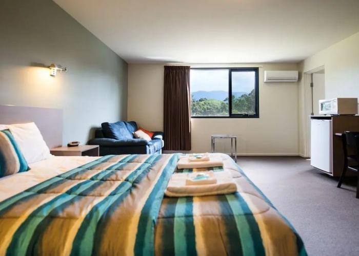 Kingston Hotel
