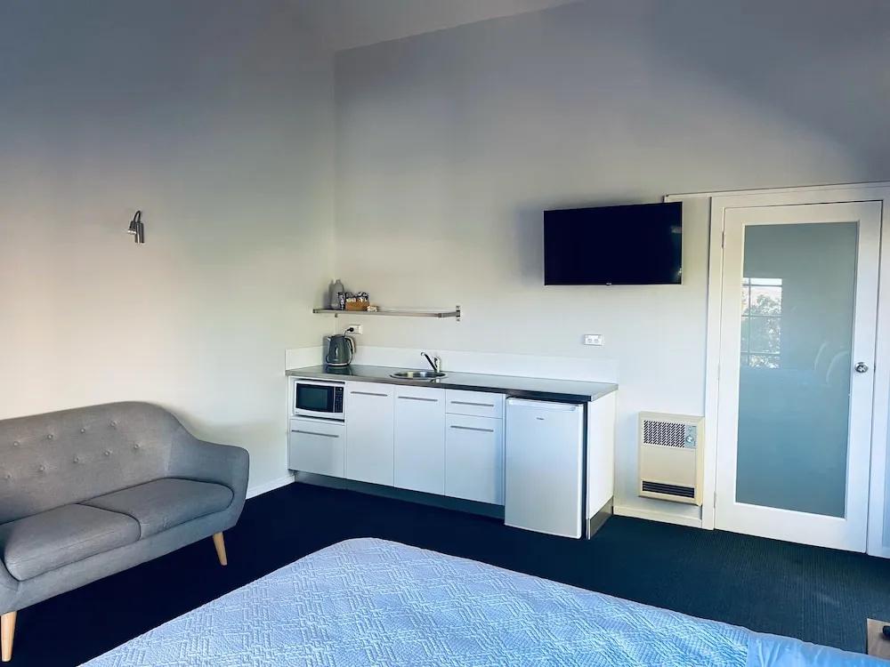 фото Hideaway Studio Accommodation