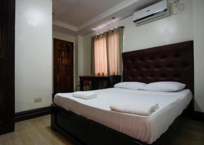 Adelaida Pensionne Hotel