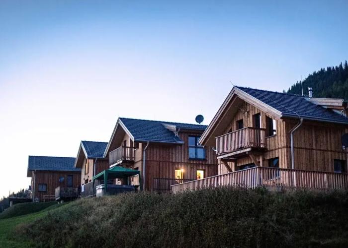 Beautiful Chalet Near Ski-lift