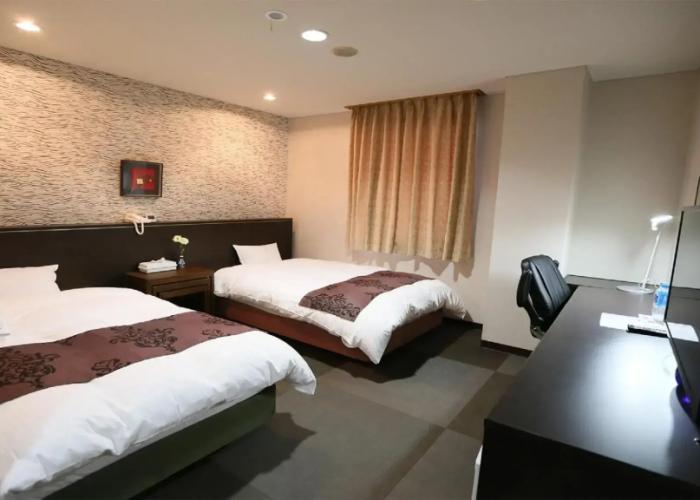 Business Hotel Shirasagi