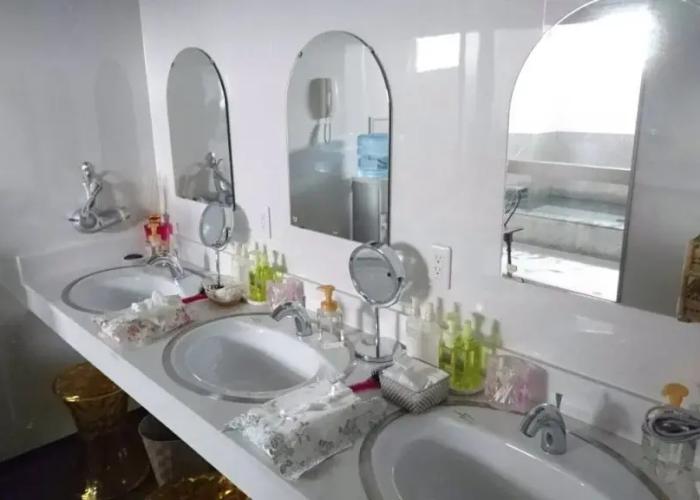 Business Hotel Shirasagi